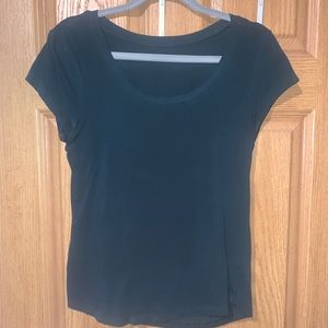 this is a small light weight green scoop neck t shirt